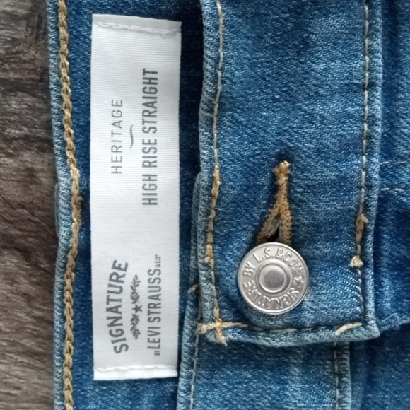 Levi Heritage High Rise Straight - Picture 5 of 7